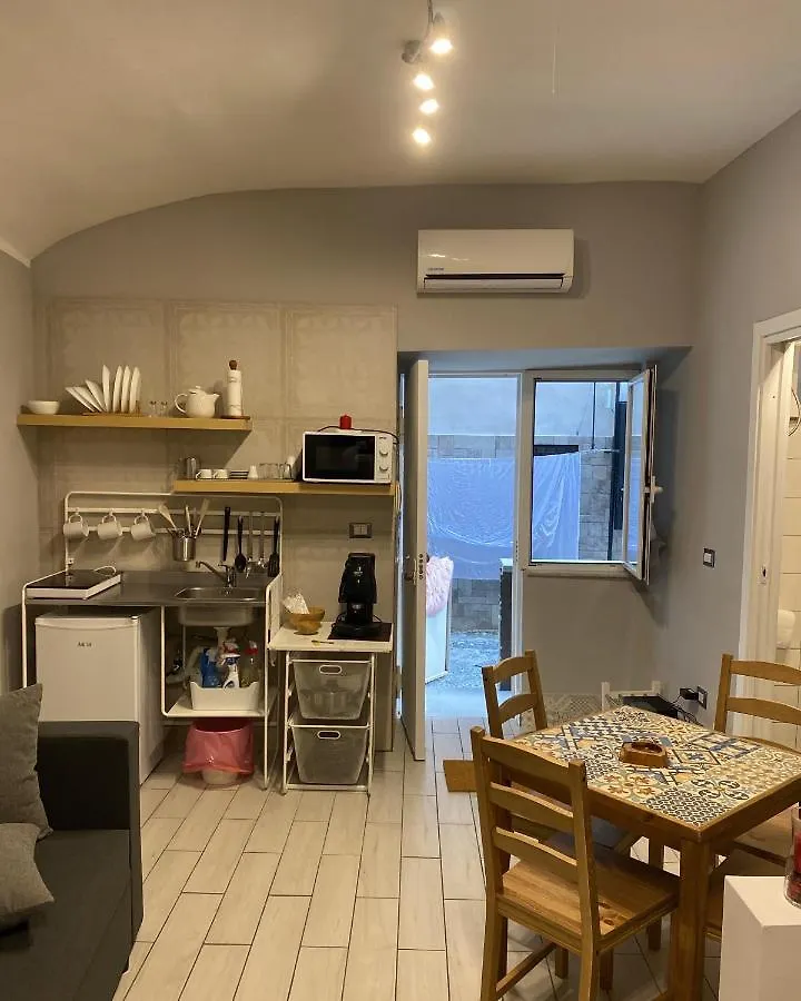 Ropelli Santa Chiara Apartment Naples Italy